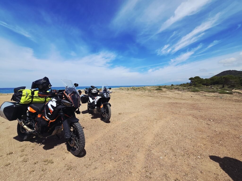MännerSpielkasten Sandbank Motorrad Griechenland