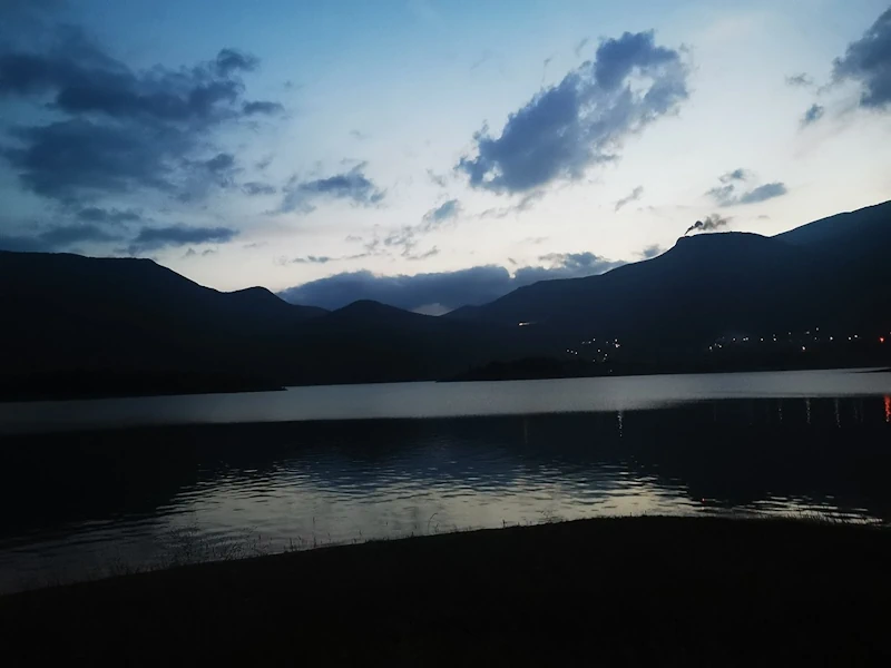 Bosnien See Motorrad