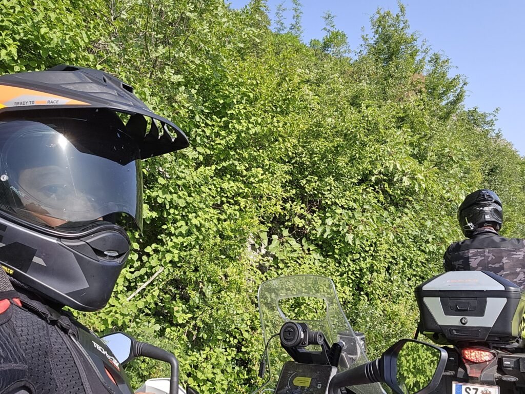 Panorama des Skutarisees mit weiten Landschaften und klarer Sicht