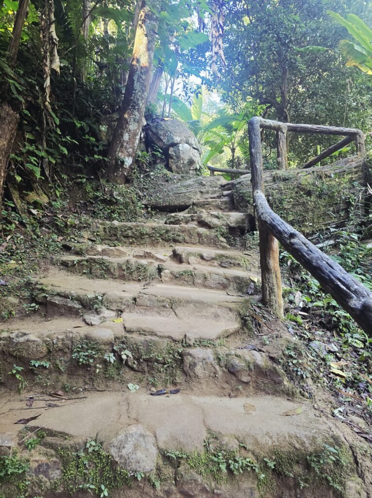 Aussichtspunkt entlang des Mae Hong Son Loops – Motorradtour durch Thailand