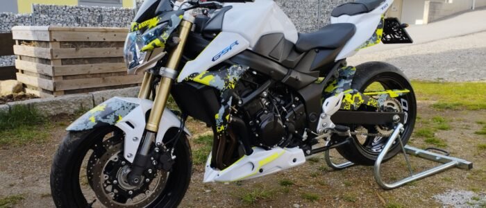 SUZUKI GSR 750