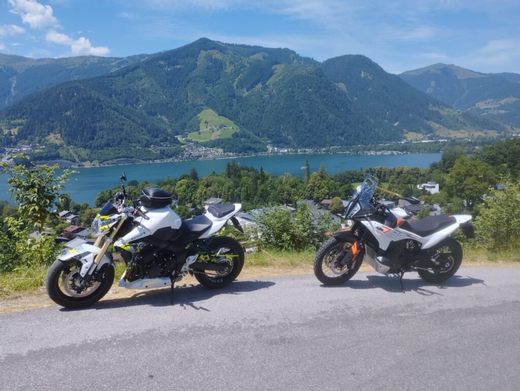 SUZUKI GSR 750 Ausfahrten