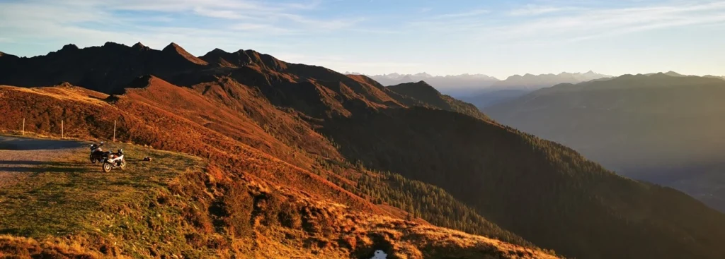 Wiedersberger Horn in Tirol im Zillertal mit dem Motorrad