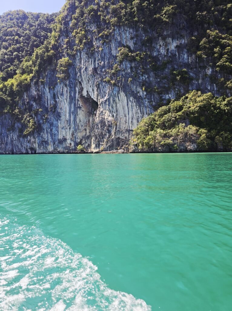 Bungalow direkt am Strand von Koh Sukorn mit Hängematte