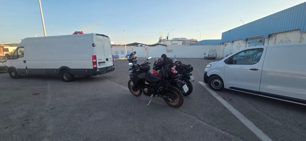 Tunesien Tunis Hafen Fähre Motorräder Caravan Rally Adventure Urlaub